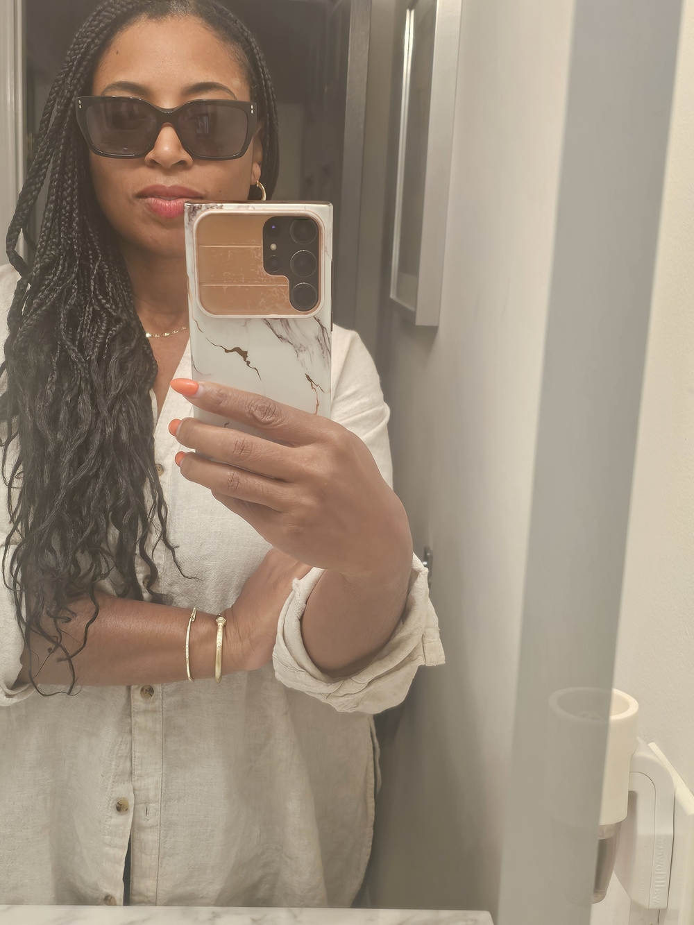 Isabel Marant Black Oversized Cat-Eye Sunglasses - Picture 4 of 4